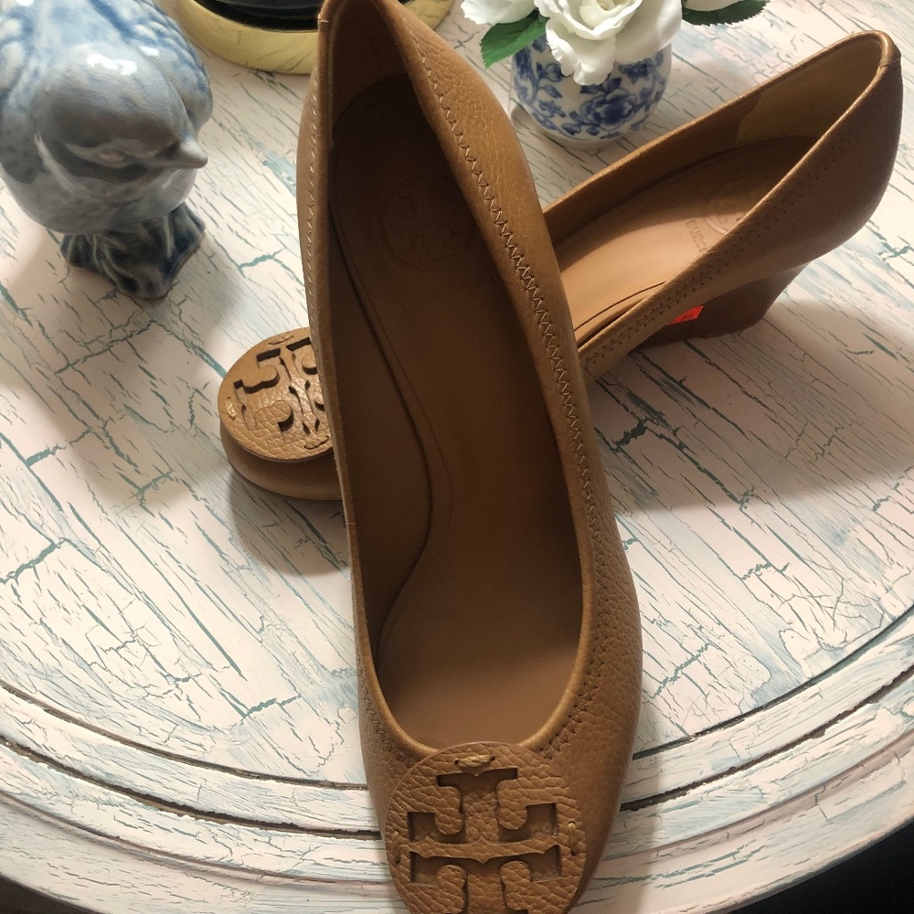Tory Burch Camel Wooden Wedge Heels Size 8.5